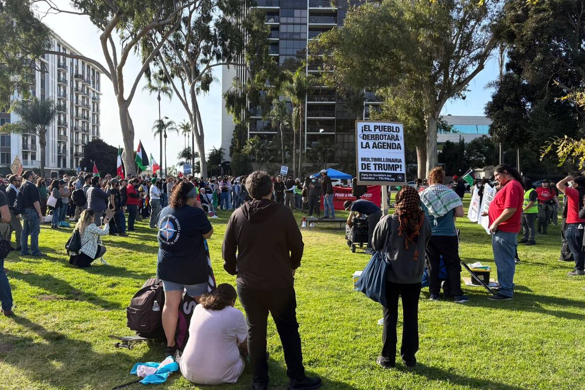 Protestan en San Diego contra Trump