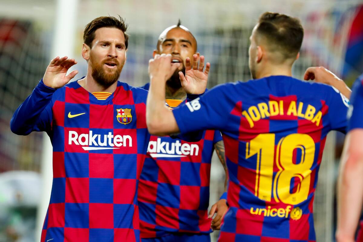 Ministro español no cree que se reanude el futbol “antes del verano”