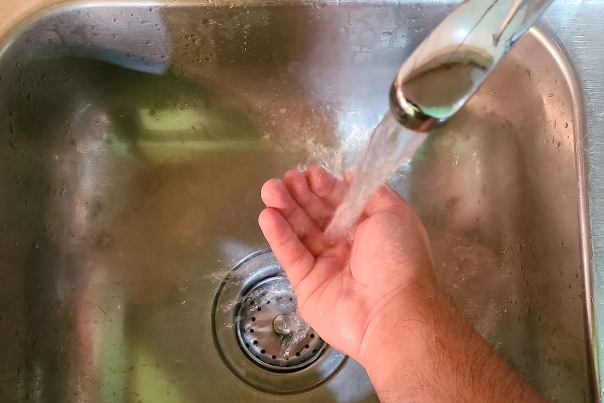 Residentes de Yuma piden revisar aumentos en tarifas del agua; Condado busca reunión pública