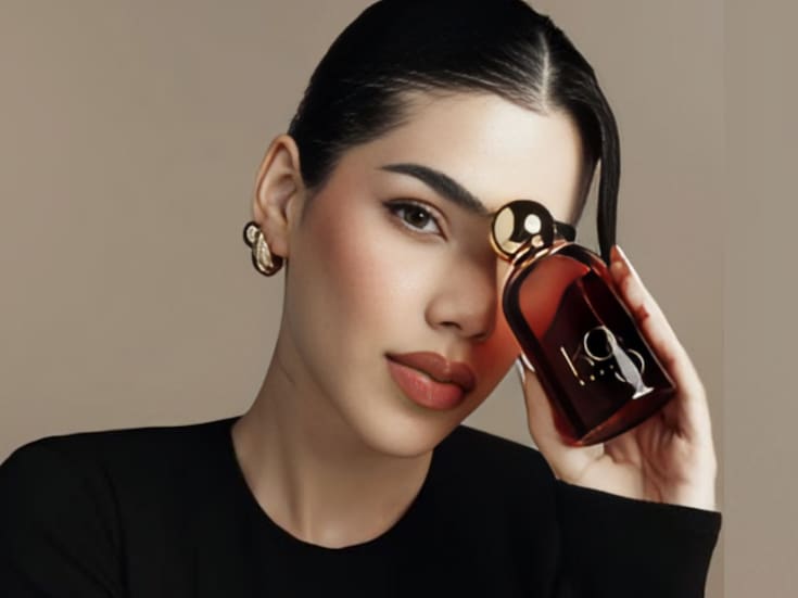 Kenia Os saca a la venta su primer perfume y se agota en su lanzamiento