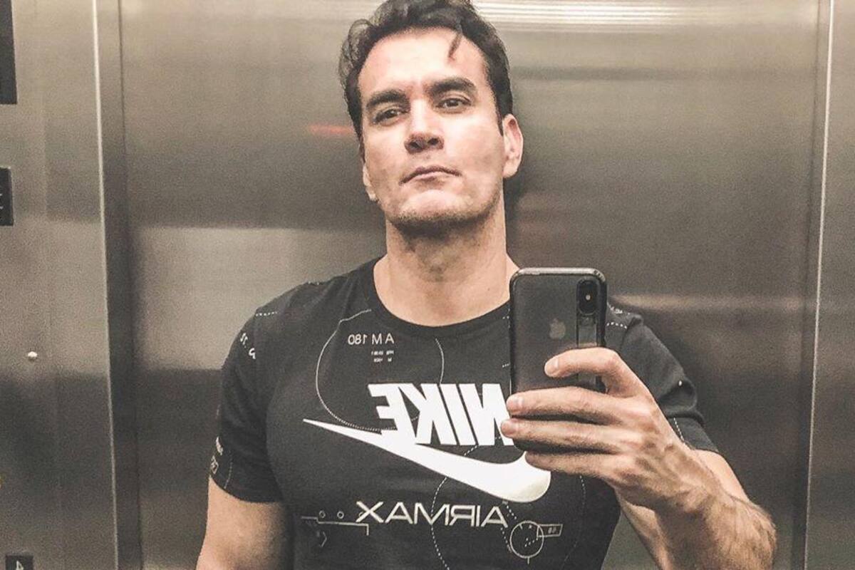 David Zepeda calienta las redes con foto semidesnudo