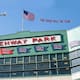 Avioneta sobrevuela Fenway Park con el mensaje “despidan a Craig y vendan el equipo” en plena crisis de Boston Red Sox en la MLB 2026