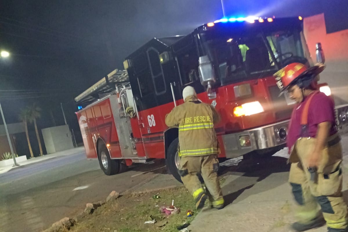 Incendio consume casa vandalizada durante la madrugada en SLRC