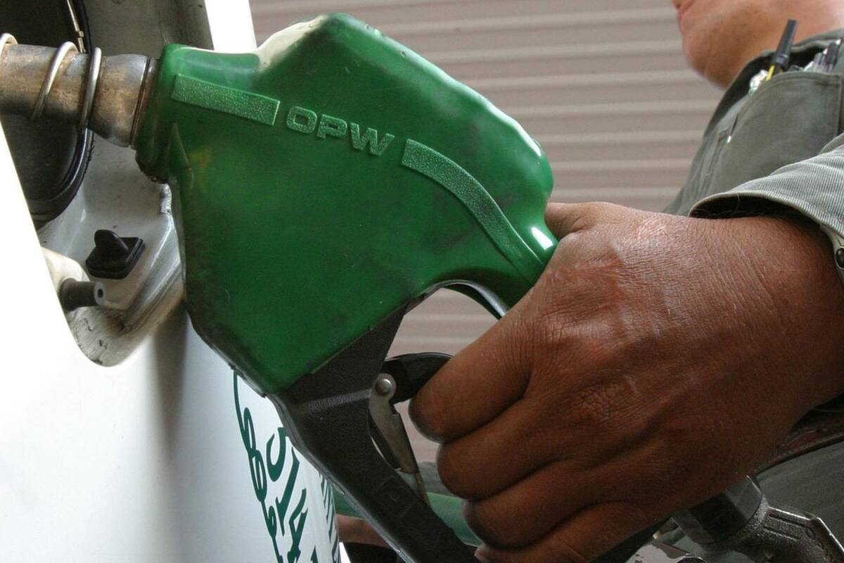 Encapuchados y con bombas molotov irrumpen en gasolinera de la colonia Balderrama