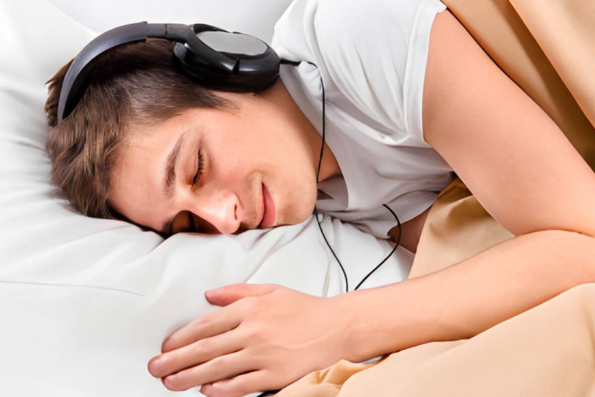 Razones por las que no deberías escuchar música antes de dormir, según un estudio