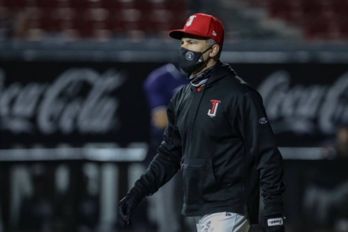 Toros cesa a mánager Omar Vizquel