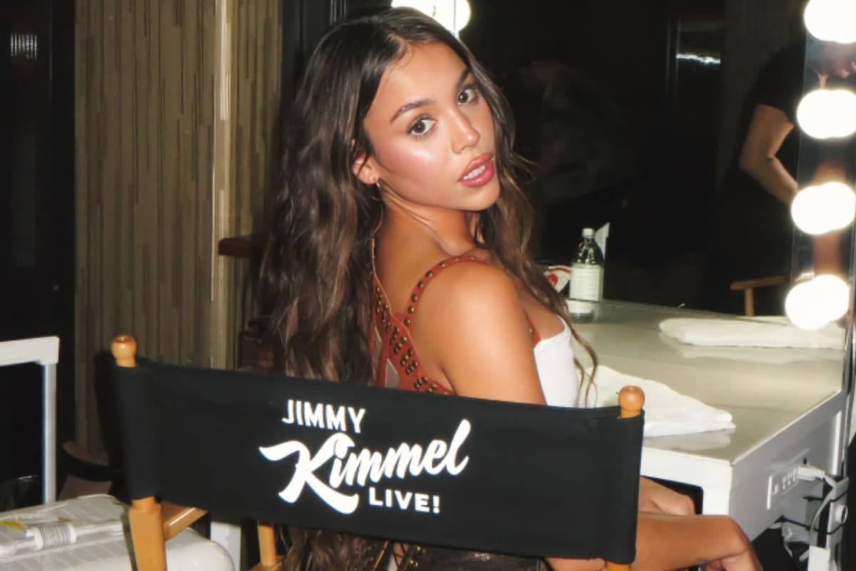 Danna hace historia al presentarse en el show de Jimmy Kimmel