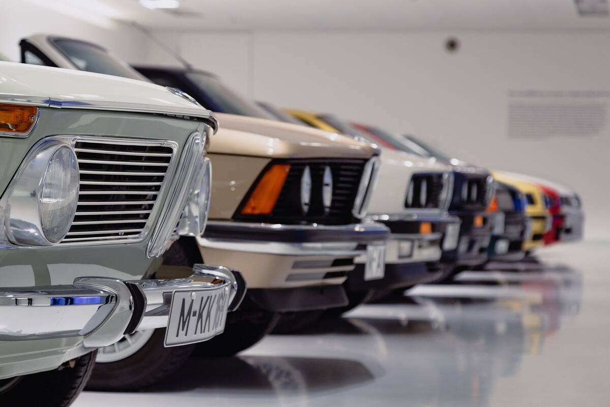 ¿Debo calentar el motor del carro antes de arrancar?