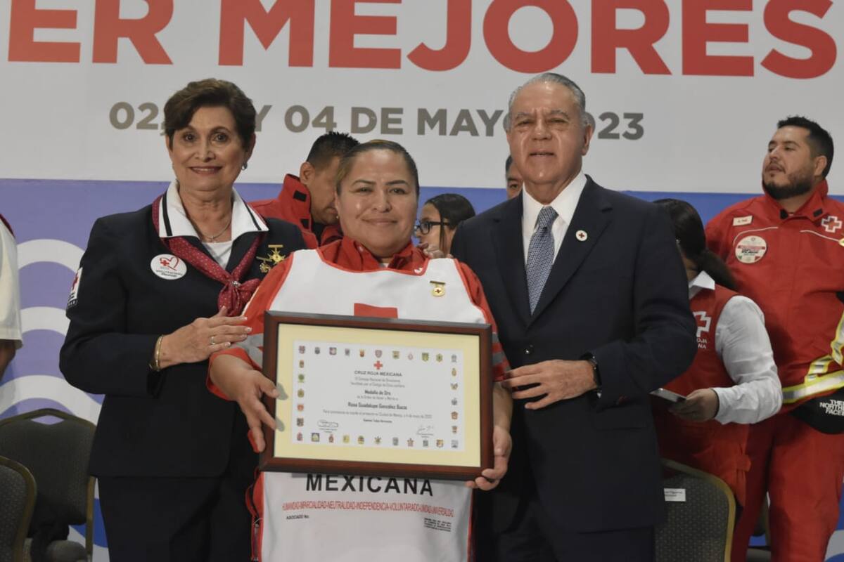 Celebra socorrista de la Cruz Roja Nogales Día de las Madres con reconocimiento de la IFRC