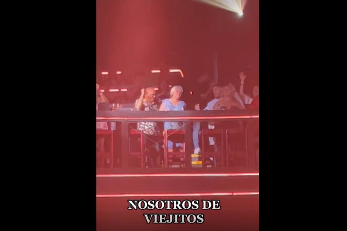 TIKTOK VIRAL: Pareja de adultos mayores roban la atención en antro por bailar canción de Bad Bunny