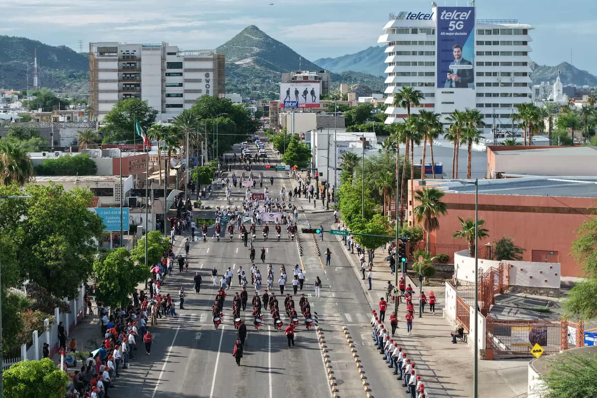 Las calles de Hermosillo se llenan de orgullo patrio en el desfile Cívico Militar