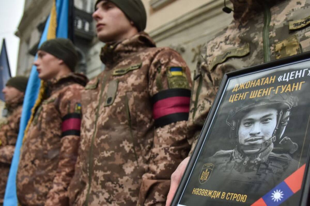 "Si Rusia gana, China nos hará lo mismo": los taiwaneses que combaten (y mueren) por Ucrania