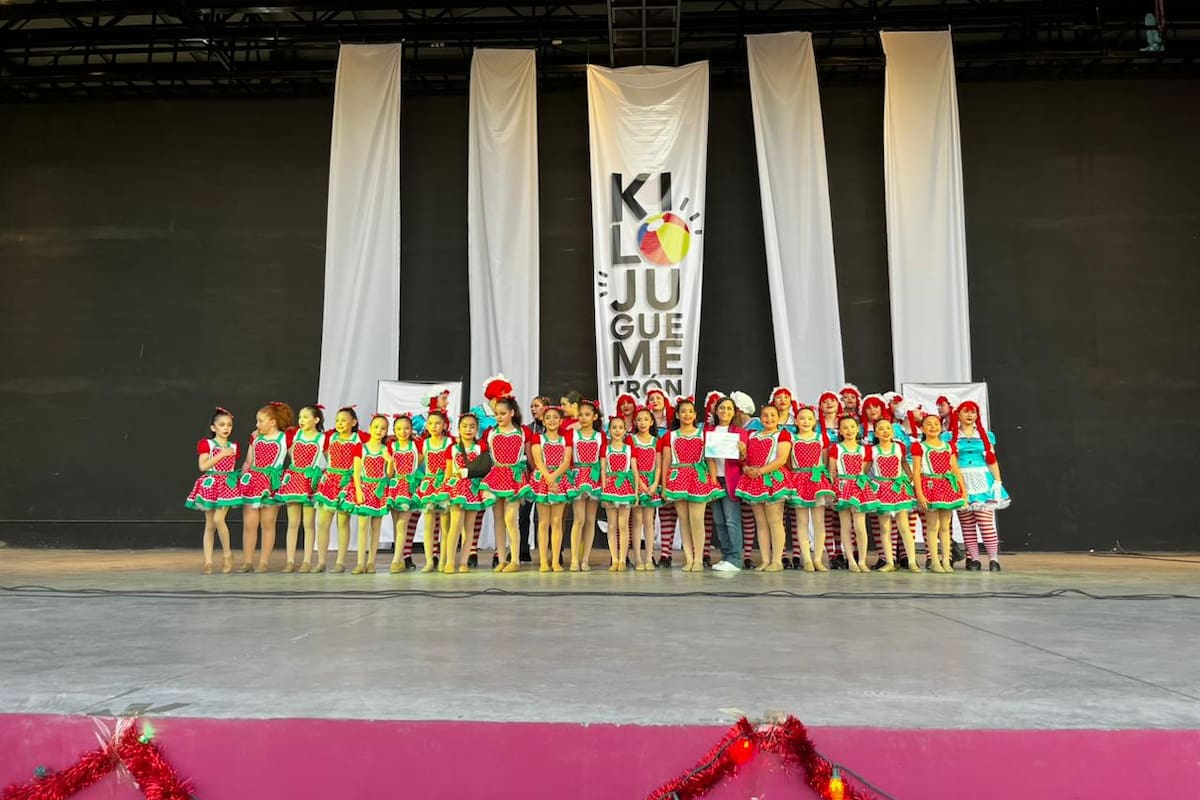 Fundación Atrévete forma 806 metros de juguetes para niños de escasos recursos en Hermosillo