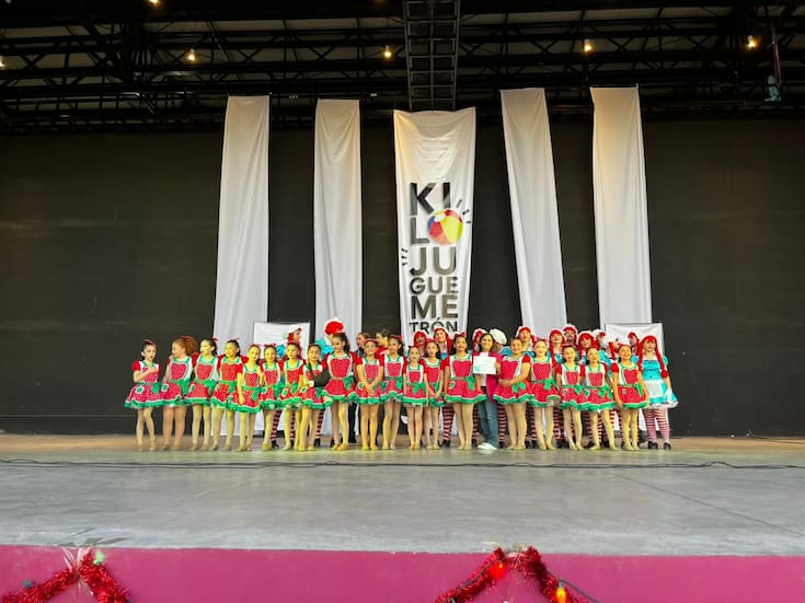 Fundación Atrévete forma 806 metros de juguetes para niños de escasos recursos en Hermosillo