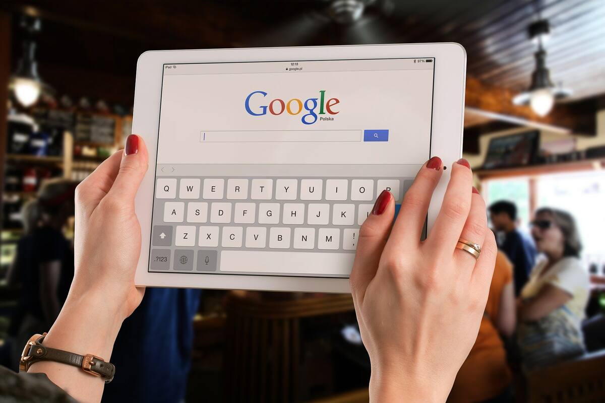 Google traductor y mapas para leer las calles en el idioma local