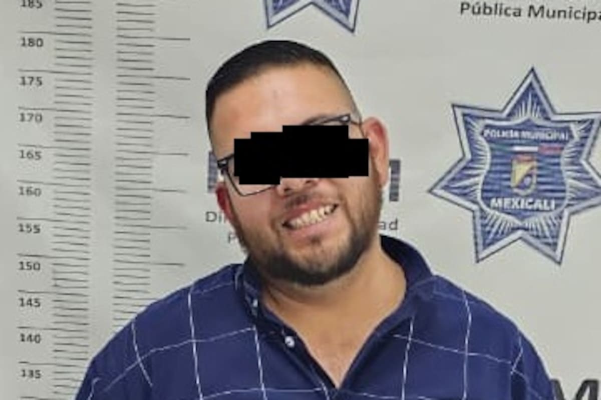 Empleado del DIF es detenido por violencia familiar