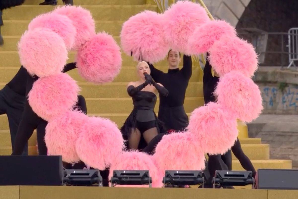 Lady Gaga inicia el show de apertura de los Juegos Olímpicos