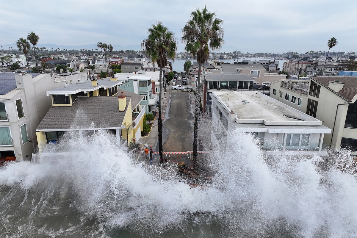 Rachel golpea California con olas que dañan viviendas y lluvias intensas: El Niño ayuda a explicar lo ocurrido