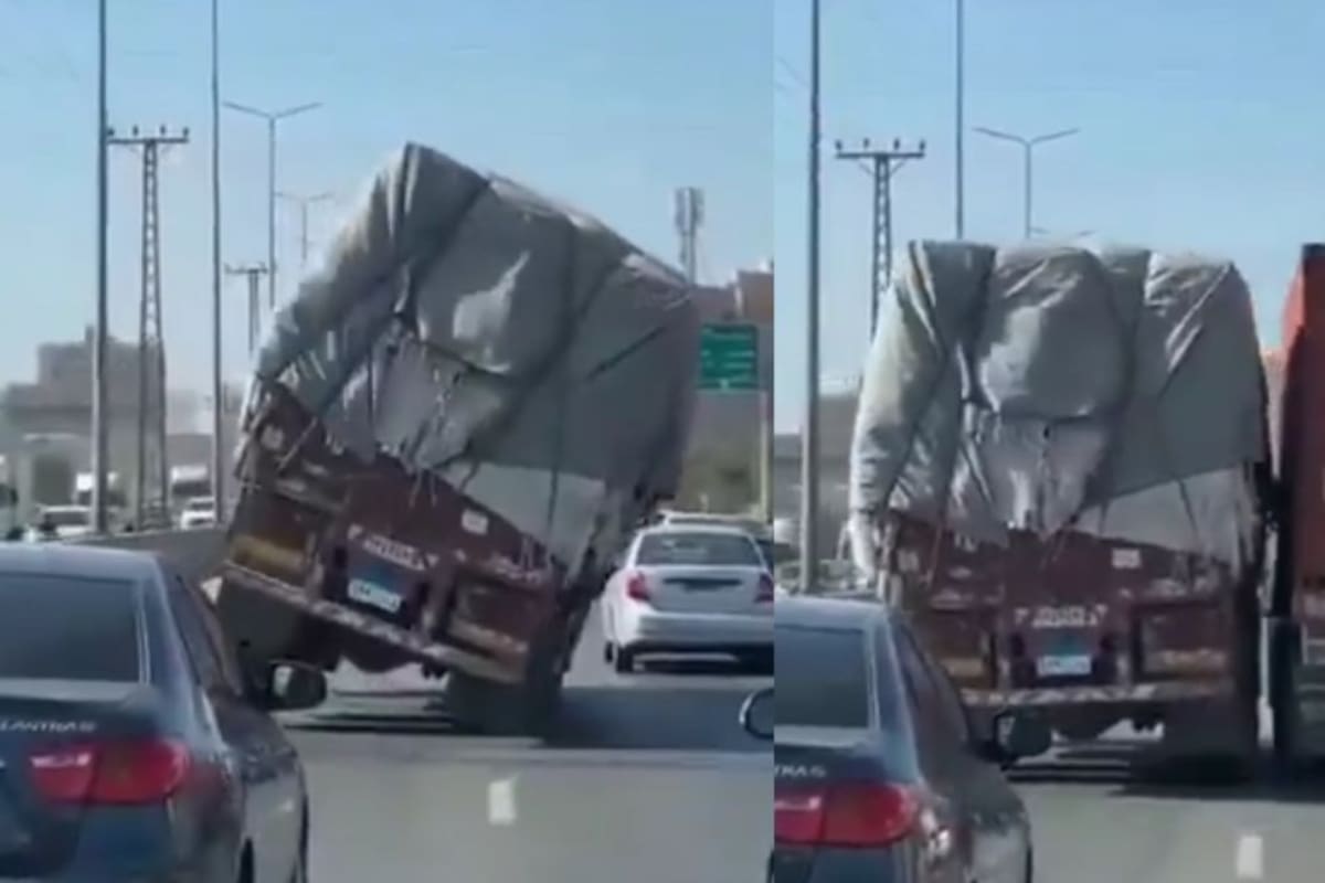 Estuvo a punto de volcar en plena autopista: camionero usa su propio vehículo para salvarlo en Egipto