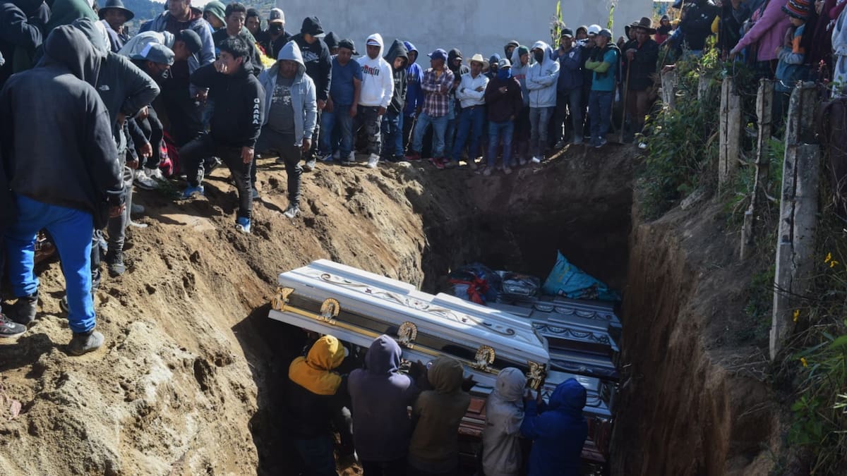 El presidente Bernardo Arévalo impone restricciones excepcionales por 15 días en la zona, tras lo que calificó como una ofensiva organizada contra el Estado. (AP)
