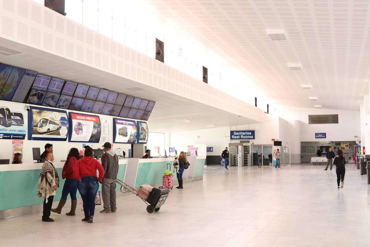Caen 70% usuarios en la central de autobuses de Tijuana