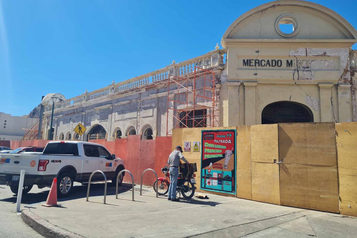 Hermosillo: Locatarios recorren el Mercado para ver el avance en la rehabilitación, “El daño es evidente”, expresan
