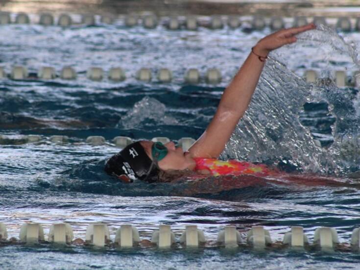 Demuestran sus habilidades dentro del agua