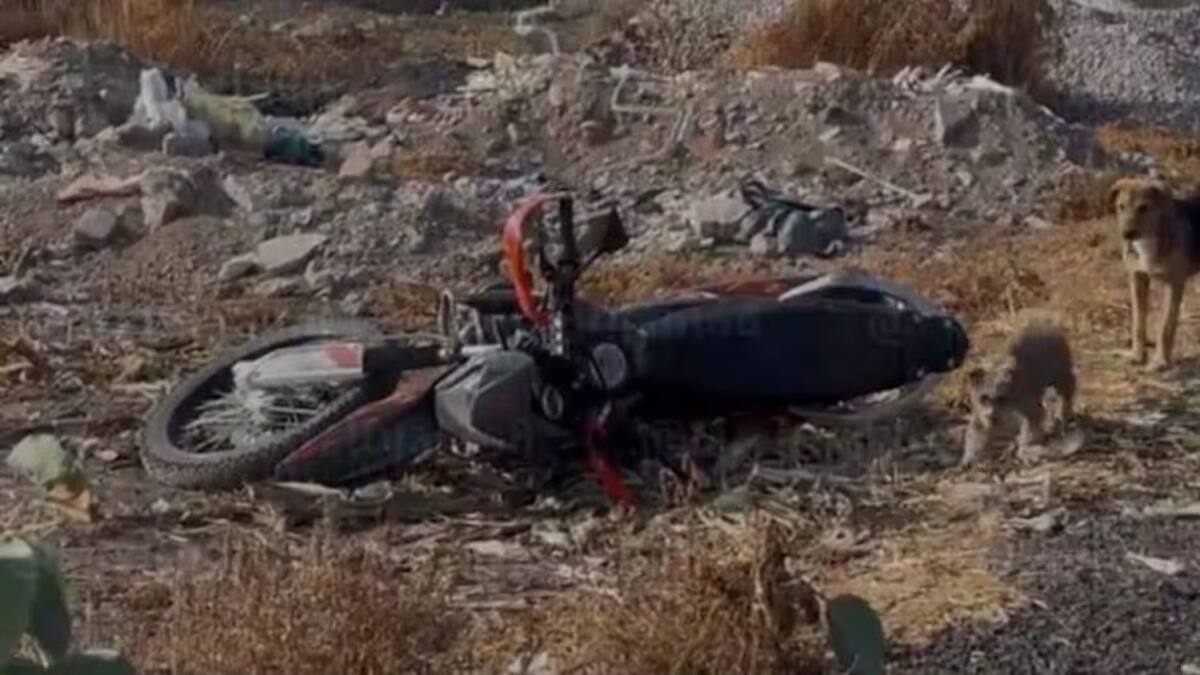 La presunta motocicleta del joven asesinado. / Homicidios Chalco.