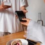 ¿Es obligatoria la propina en las Apps de comida? Esto dice Profeco