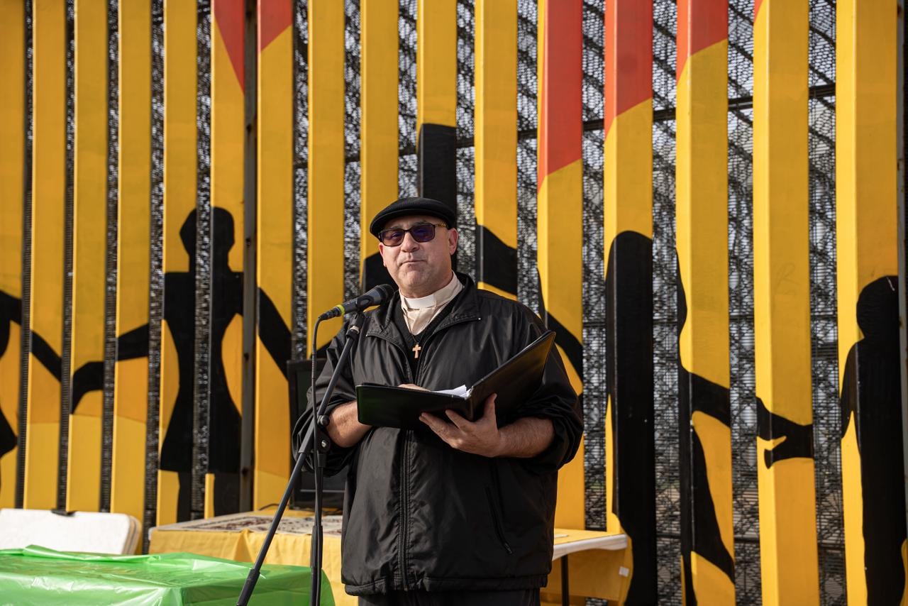 Activistas colocan en el centro a personas repatriadas y advierten un endurecimiento del trato hacia la comunidad migrante en la frontera. Foto: Border Zoom