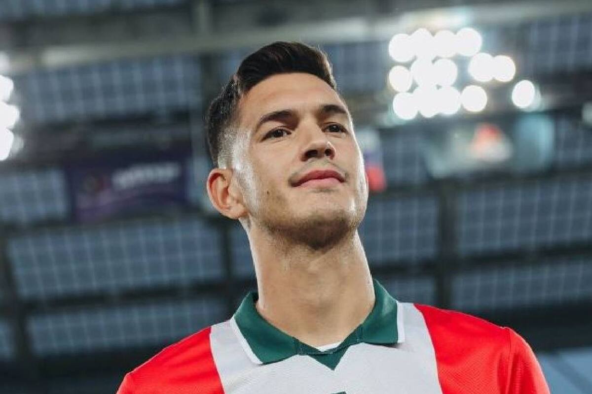 César Montes deberá esperar para su debut en Rusia tras quedarse en la banca en la victoria del Lokomotiv
