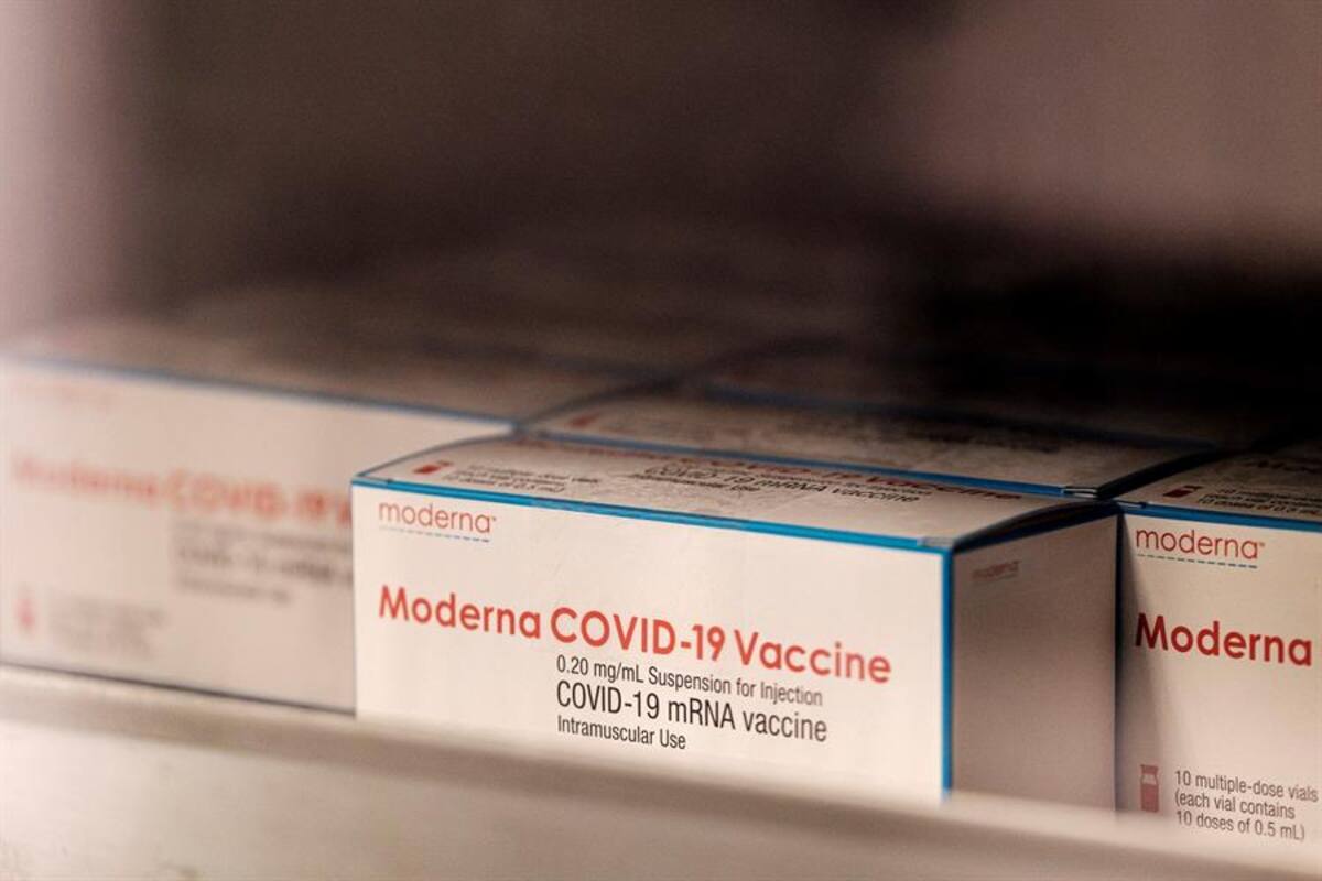 Alertan por venta ilegal de la vacuna Moderna
