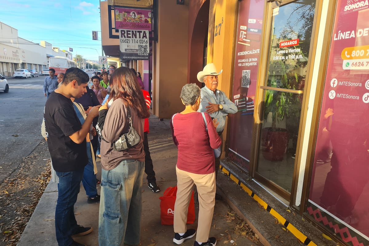 Hacen fila hasta 2 horas para tarjeta del transporte