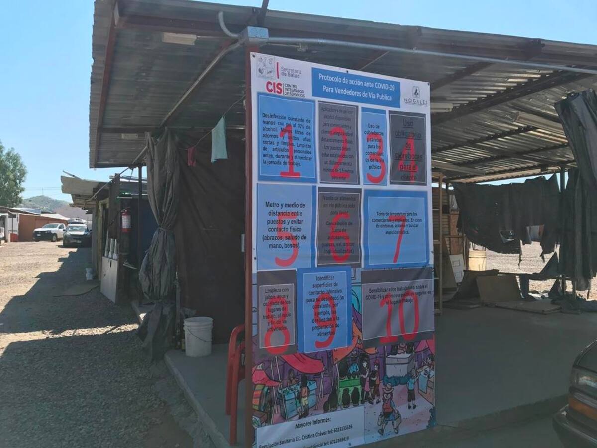 En lugares estratégicos de los tianguis fue colocada la información que brinda la Secretaría de Salud para evitar contagios de Covid-19.