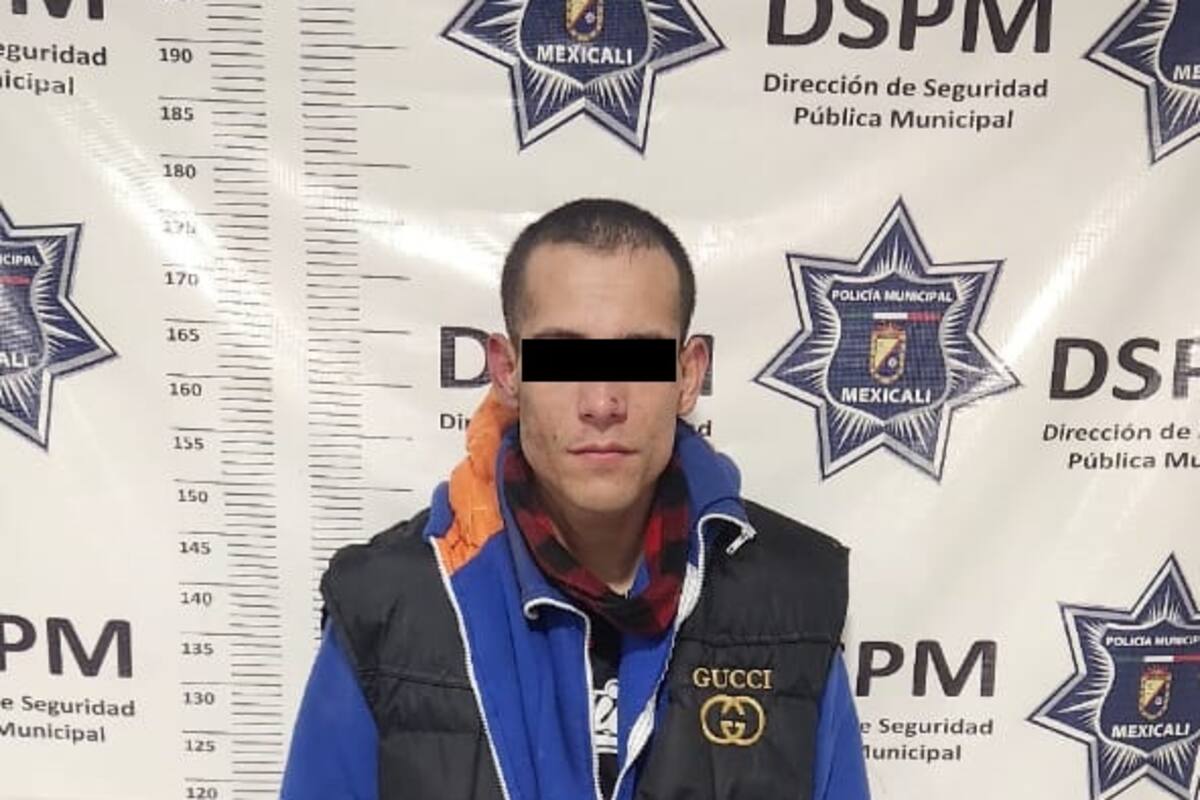 Arrestan a hombre por robo de auto con violencia