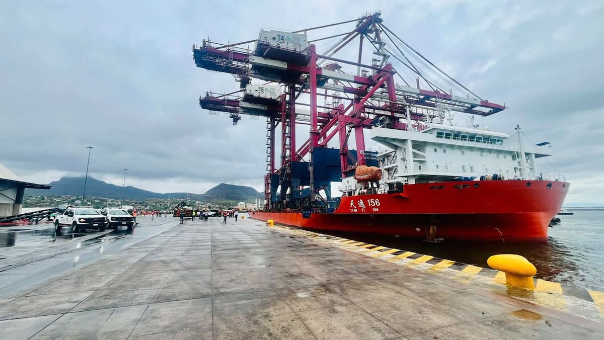 Las nuevas grúas especializadas permitirán incrementar la capacidad del puerto para el manejo de carga contenerizada. FOTO: ESPECIAL