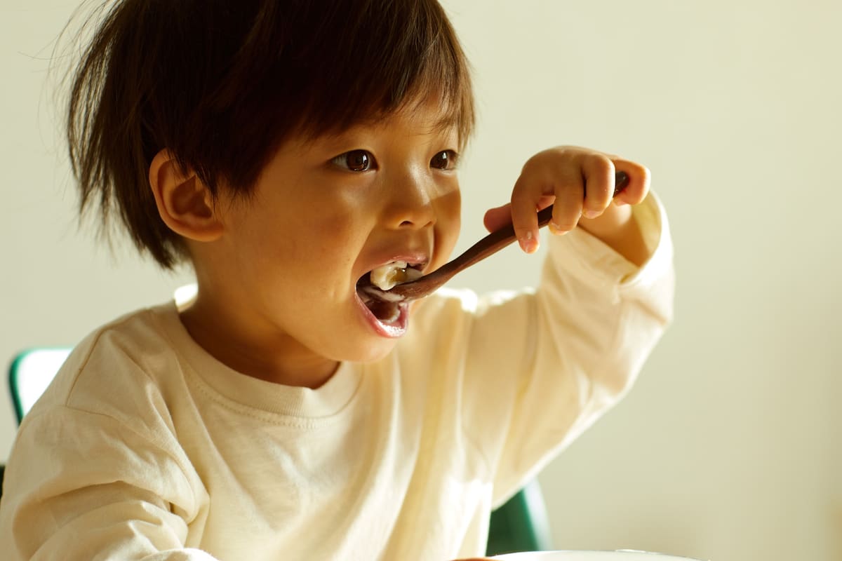 Cuánta proteína necesitan los niños y cómo incluirla en sus comidas diarias