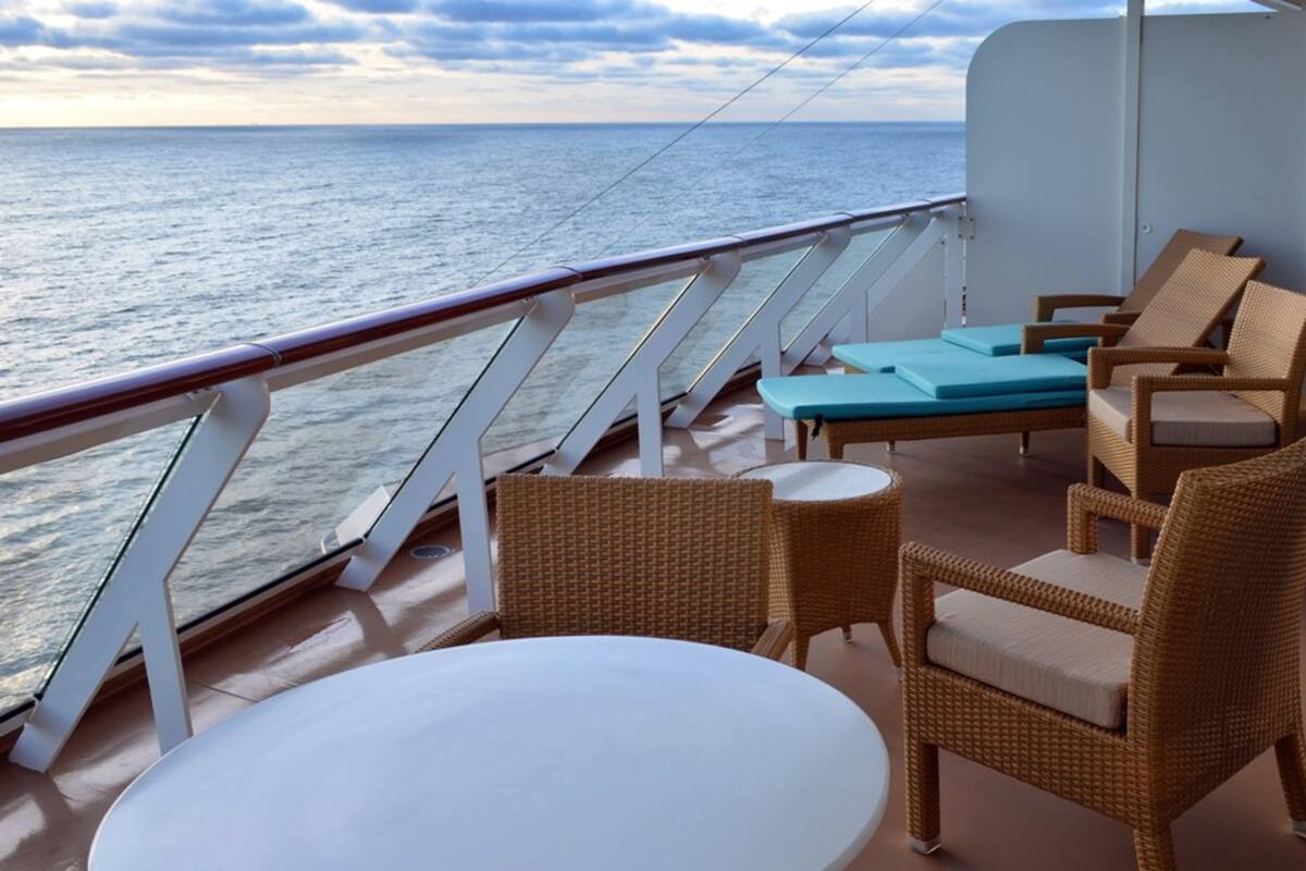 Jubilados recrean en su casa crucero cancelado por el coronavirus