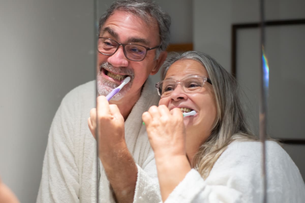 Si haces estas cinco cosas, te estás cepillando los dientes de forma incorrecta, según expertos
