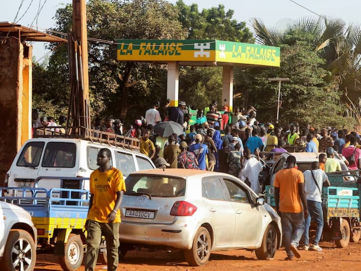 Asedio en el Sahel: cómo el bloqueo de Al-Qaeda a Bamako tiene a Malí al borde del colapso