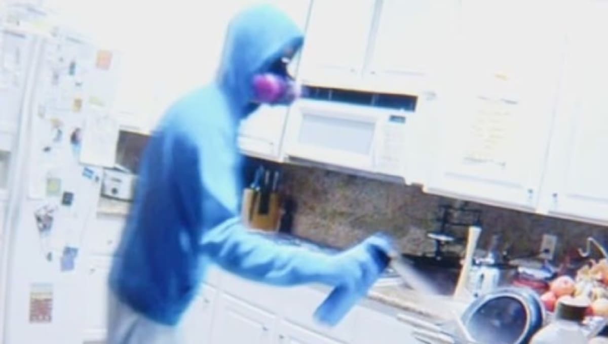 Video revela cómo sujeto contaminaba alimentos en casa compartida en California. Foto: Heraldo de México