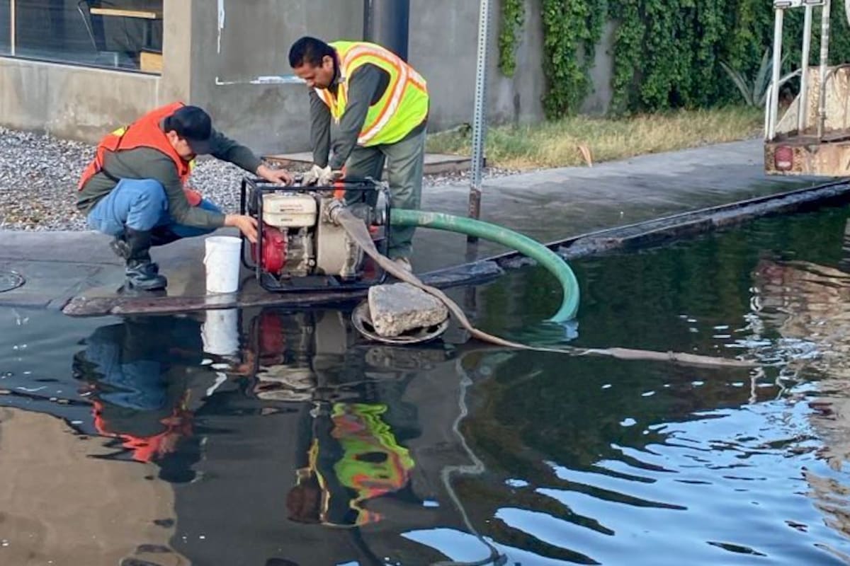 Trabajan en desagüe de vialidades en la colonia Nueva