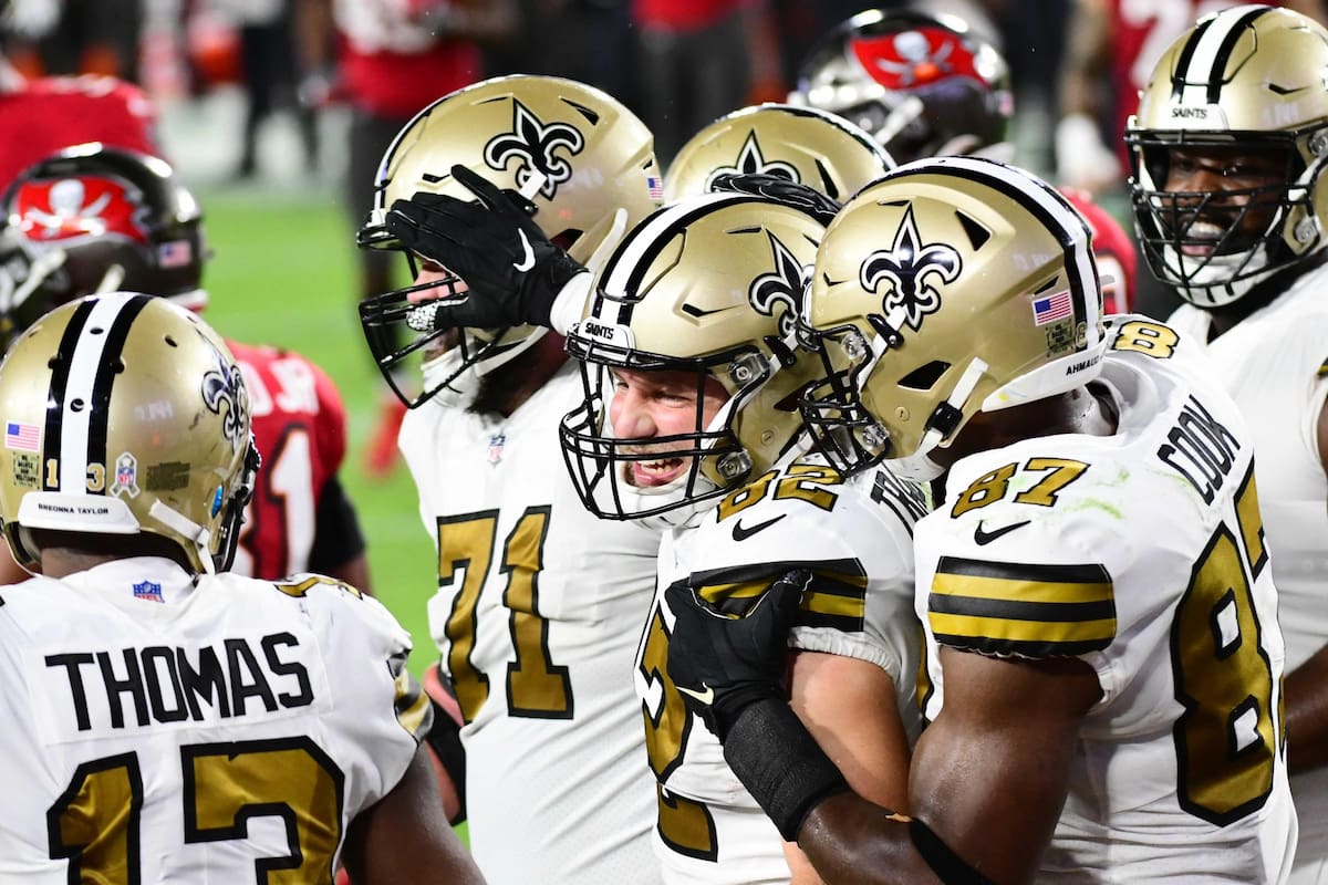 Santos aplastan a los Bucaneros con cuatro pases de anotación de Brees