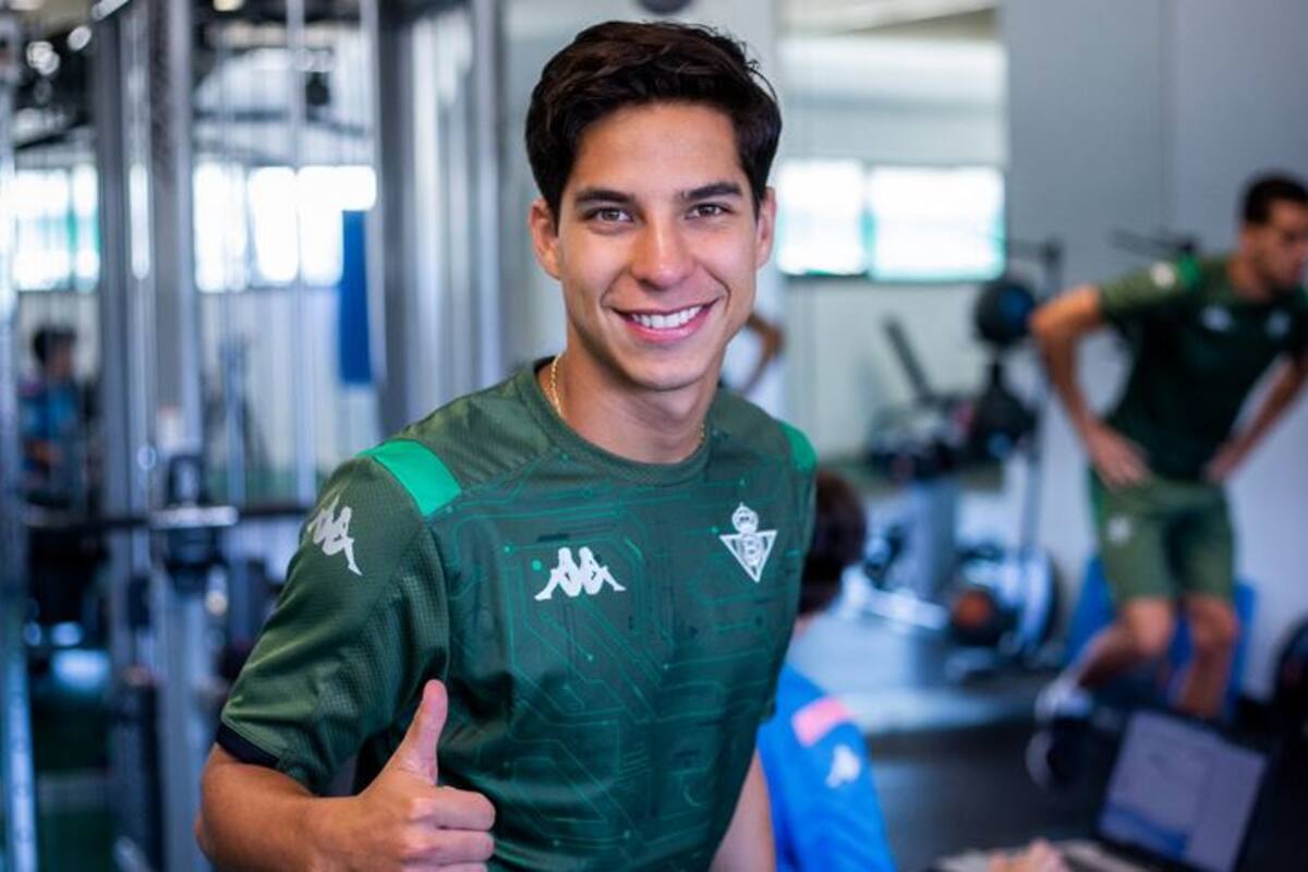 Diego Lainez positivo a su llegada a la pretemporada del Betis