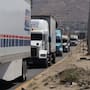 Bloqueo del CNTE y vecinos de Maclovio Rojas paraliza carretera Tijuana-Tecate y provoca caos vial