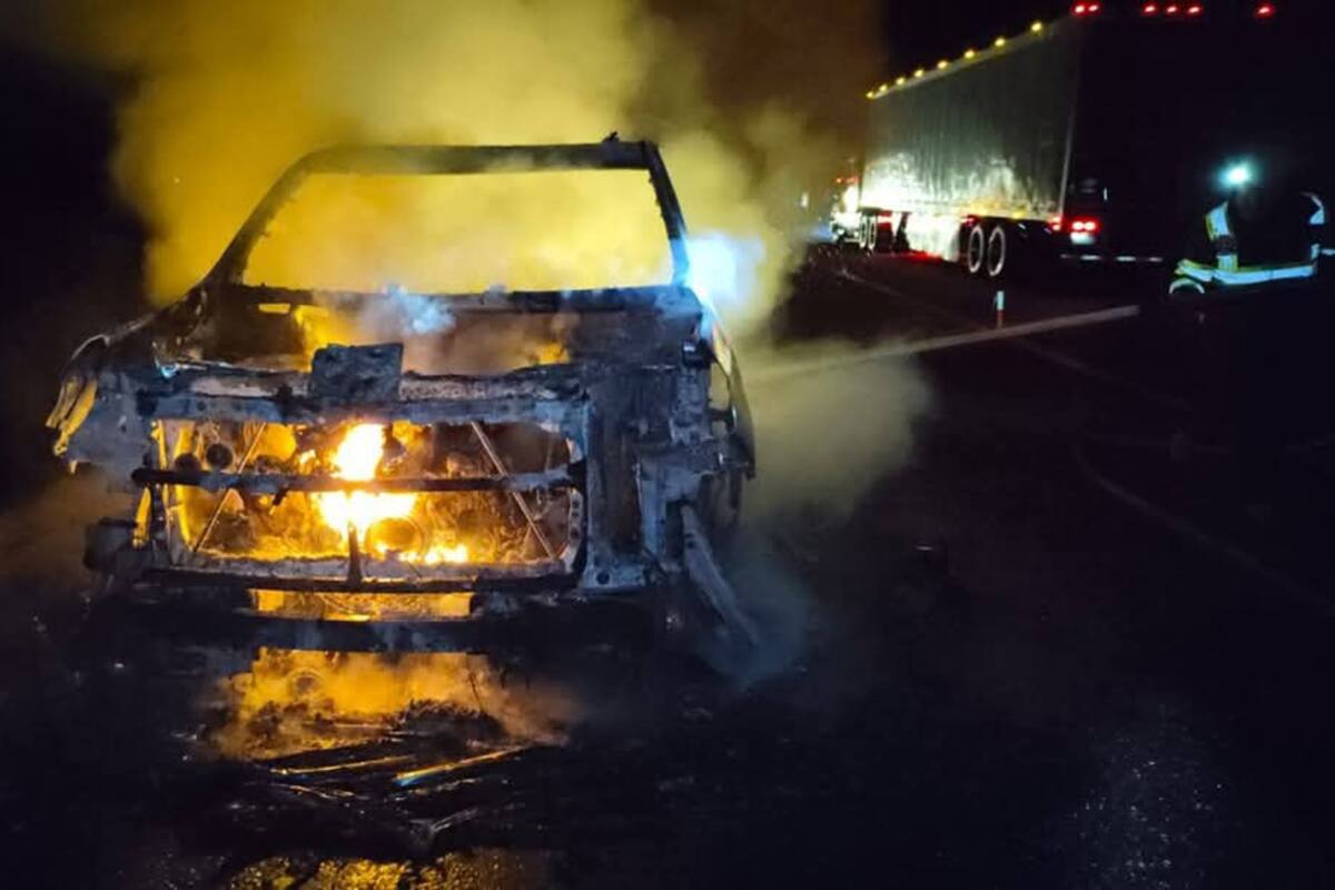 Alcaldesa de San Quintín aclara incendio de su camioneta