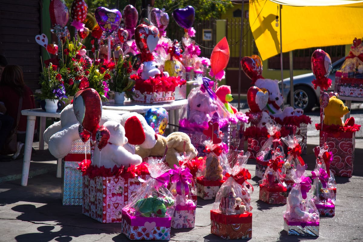 Preocupa a Canaco crecimiento del comercio informal previo a San Valentín