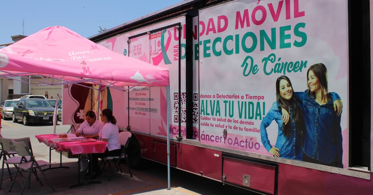 Módulo rosa móvil sigue dando servicios en Plaza Monarca