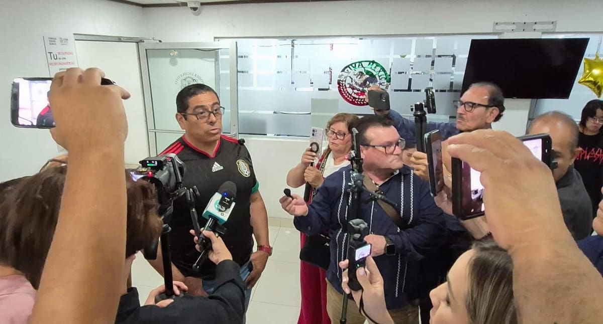 El diputado Juan Manuel Molina García, explicó que este procedimiento responde a lo establecido por la Constitución y a los Criterios de la Suprema Corte de Justicia de la Nación.│Foto: Fernando Guerrero