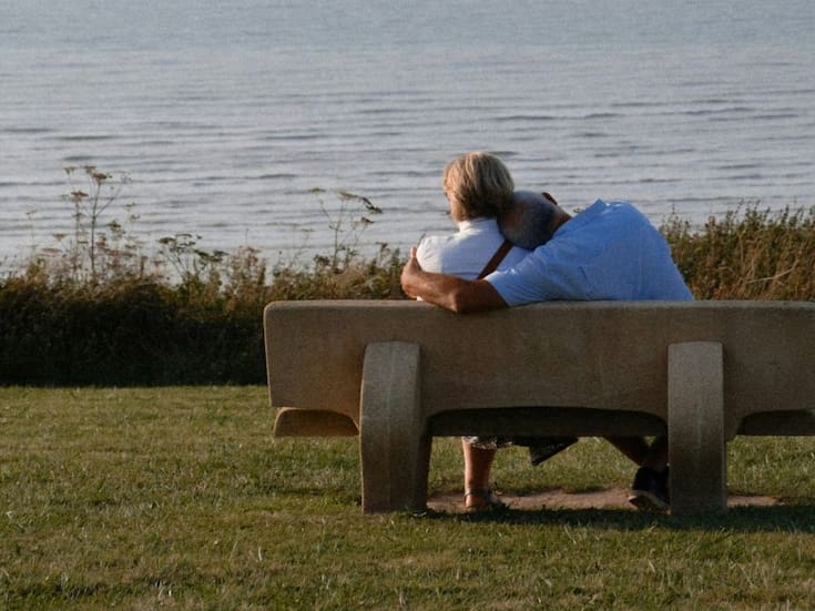 La teoría de “conocer a alguien dos veces”: la idea viral de redes que asegura que algunas personas están destinadas a reencontrarse